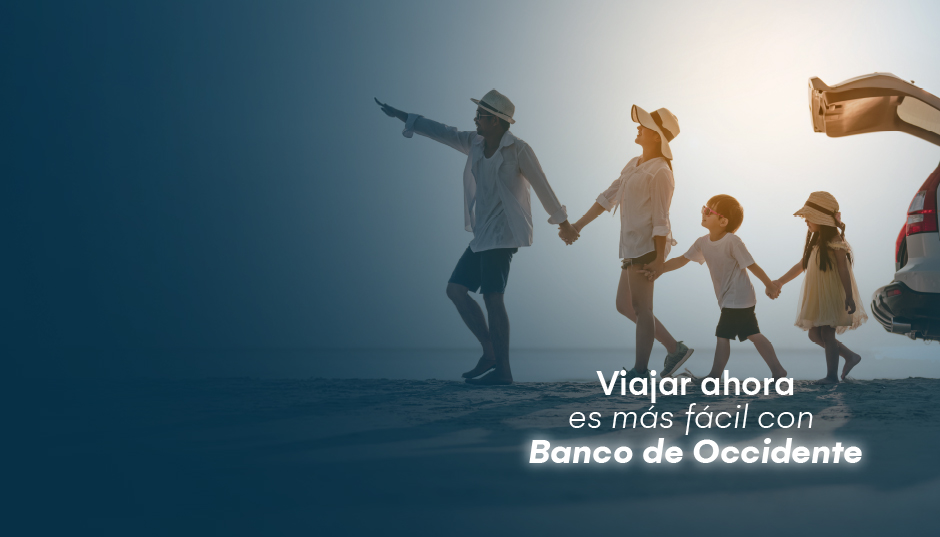 Familia comprando su paquete de viaje