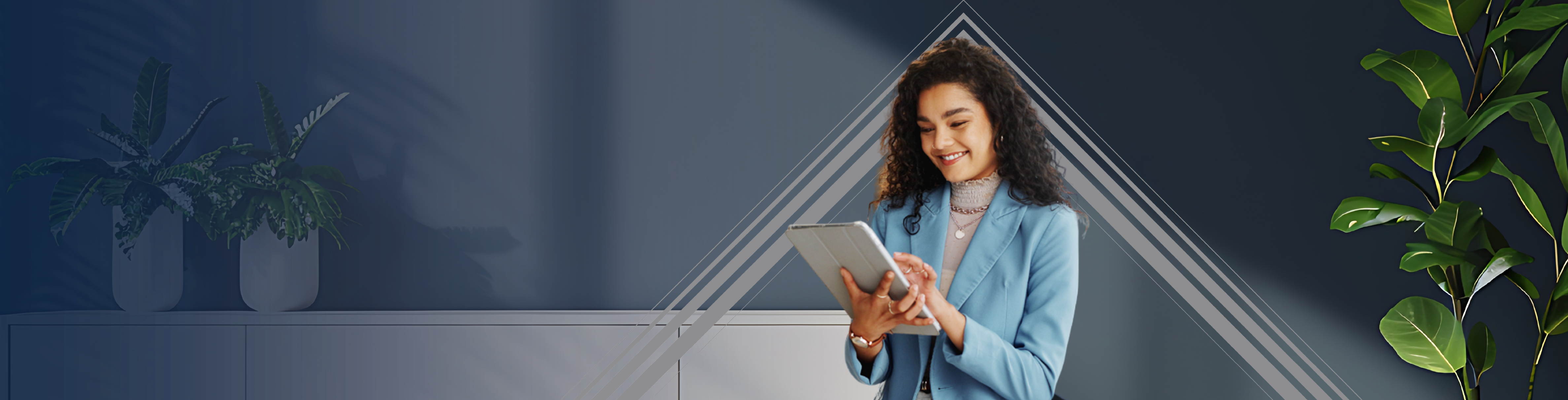 mujer con tablet