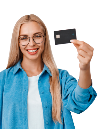 Mujer feliz tarjeta de credito